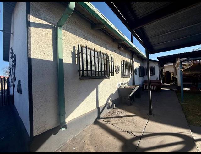 3 BEDROOM HOUSE FOR SALE IN VANDERBIJLPARK CW 3
